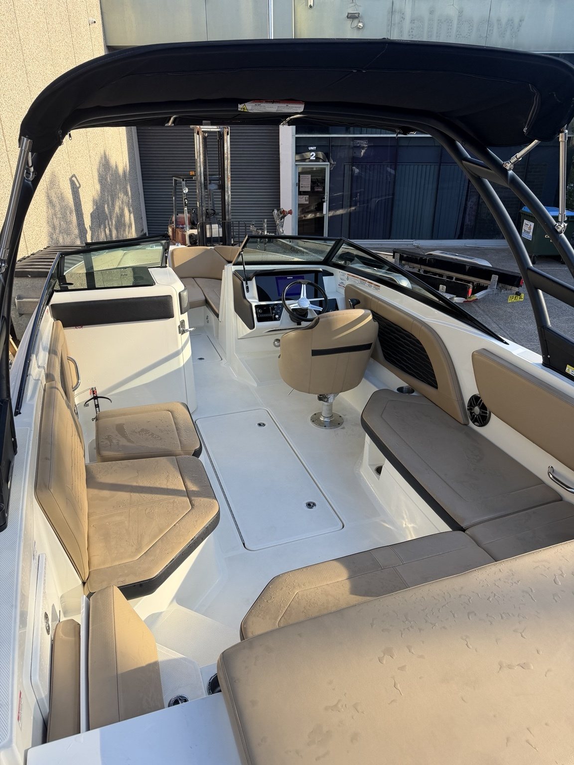 2023 Sea Ray SPX 230 OUTBOARD photo 9