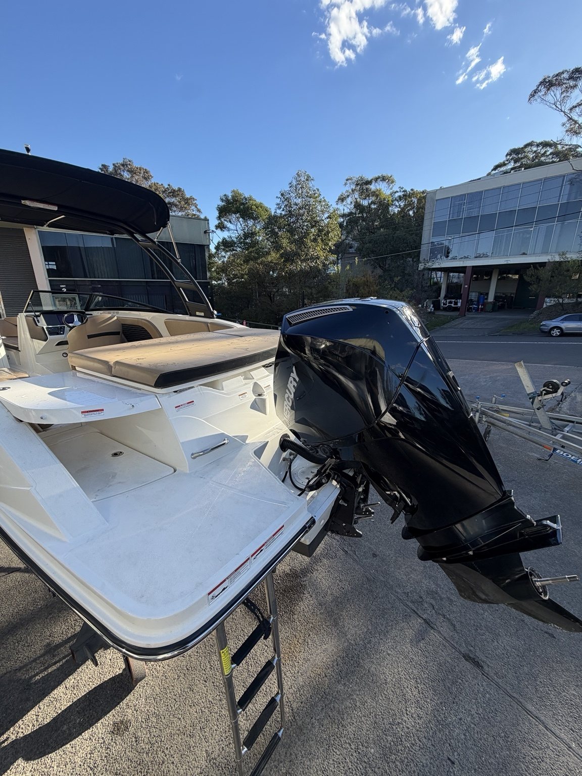 2023 Sea Ray SPX 230 OUTBOARD photo 10