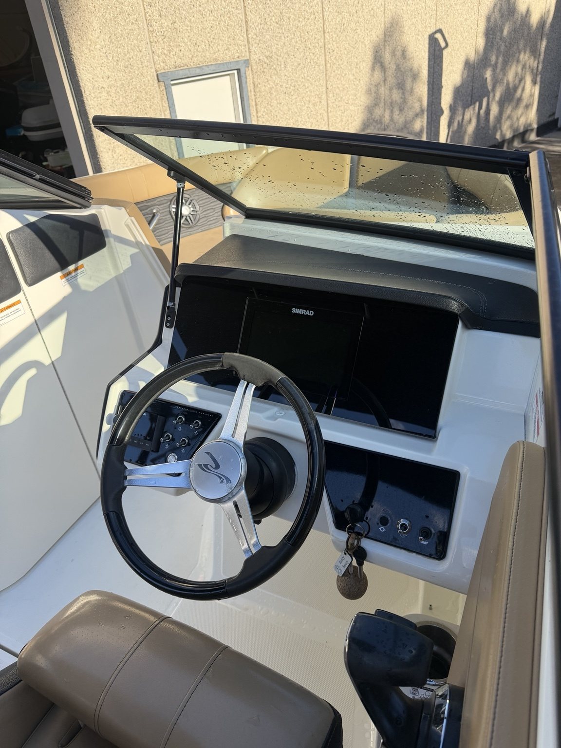 2023 Sea Ray SPX 230 OUTBOARD photo 11