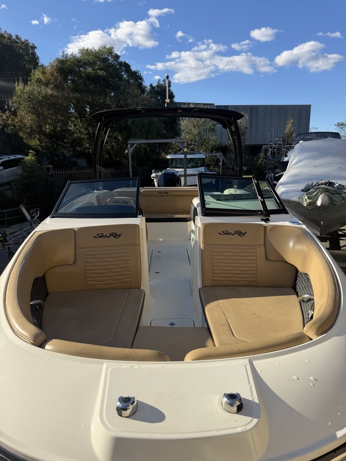 2023 Sea Ray SPX 230 OUTBOARD photo 13